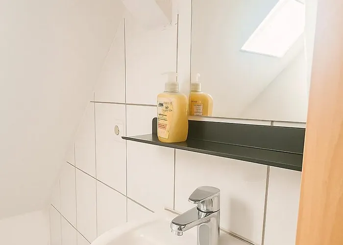 Cozy House In Botnang Park Free At Street 別荘