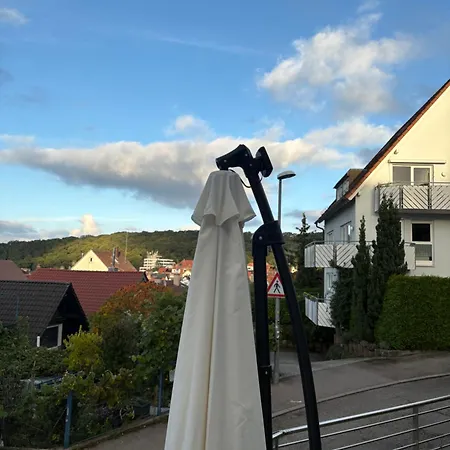 Сasa de vacaciones Cozy House In Botnang Park Free At Street *